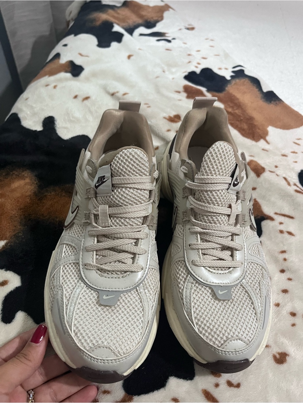 Nike Men’s Cream Mesh Running Sneakers